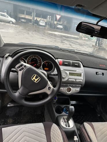 hyundai grander: Honda Jazz: 2008 г., 1.4 л, Вариатор, Бензин, Хэтчбэк — 8