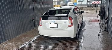 corolla 2016: Toyota Prius: 2015 г., 1.8 л, Вариатор, Гибрид, Хэтчбэк — 6