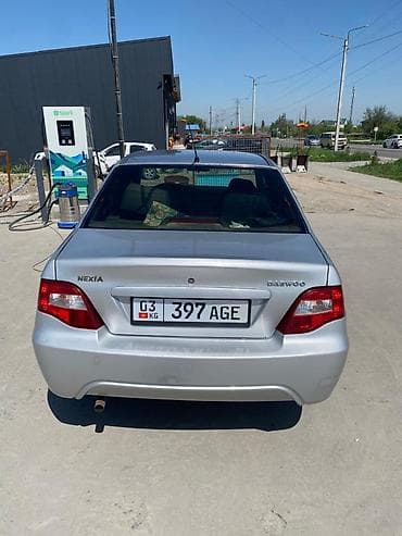 lada 2113: Седан серебристого цвета, 4 двери, кузов классической формы. Основные — 6