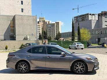 leksus is: Toyota Camry: 2023 г., Седан — 9