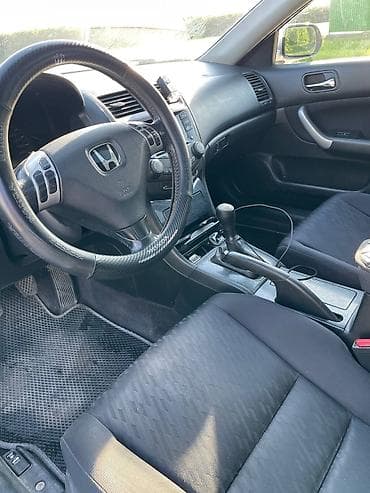 лабо 2004: Honda Accord: 2004 г. — 5