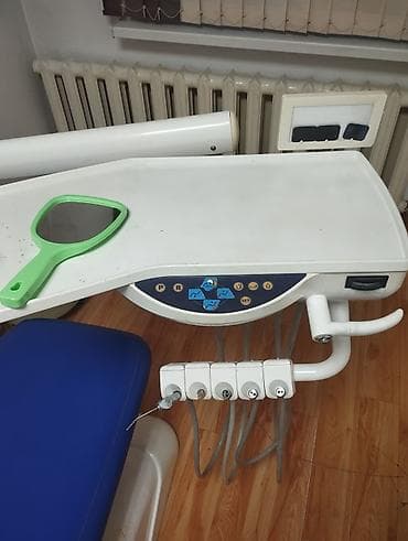 Другие медицинские товары: Стоматологическая установка с синим креслом и стулом. Оборудована — 3