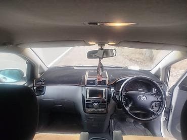 Toyota: Toyota Ipsum: 2002 г., 2.4 л, Автомат, Бензин, Минивэн — 5