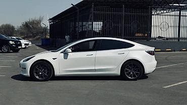 byd e2 2023: Tesla Model 3: 2021 г., Электромобиль, Седан — 6