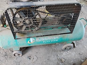 Поршневой воздушный компрессор RUSSMASH (РуссМаш), передвижной на