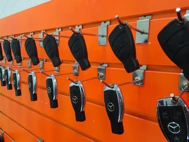 программирование ключей: Компьютерная диагностика, Регулировка, адаптация систем автомобиля, Изготовление систем автомобиля — 2