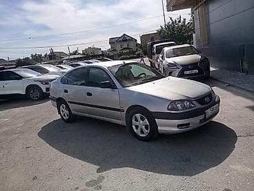 avensis 2001: Toyota Avensis: 2000 г., 1.8 л, Механика, Бензин, Хэтчбэк — 2