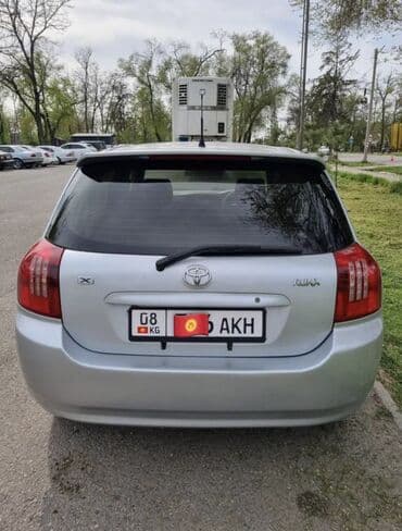 продаю домкрат: Toyota Corolla: 2003 г., 1.5 л, Автомат, Бензиновая, Хэтчбэк — 2