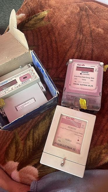 70 сом: Электросчётчики (набор) 1) Однофазный электронный счётчик — 7