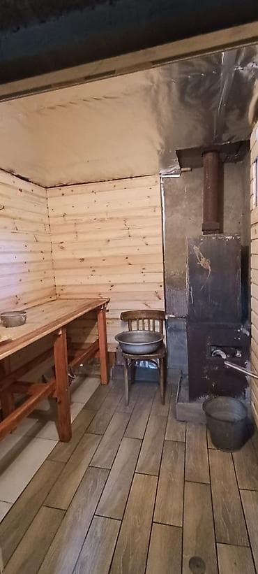 мансардный дом: Дача в с. Арашан. Участок 6 соток, ровный, огорожен. На участке дом — 3