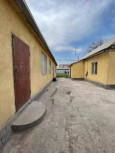 продаю дом в военно антоновка: 🚨 Срочная продажа дома Продаётся дом с участком 5 соток. Дом 80м2 — 4