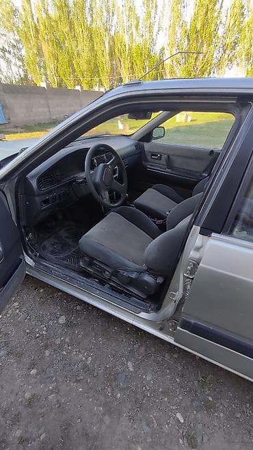 mini car: Mazda 626: 1984 г., Ручные, Бензин, Фастбек — 7