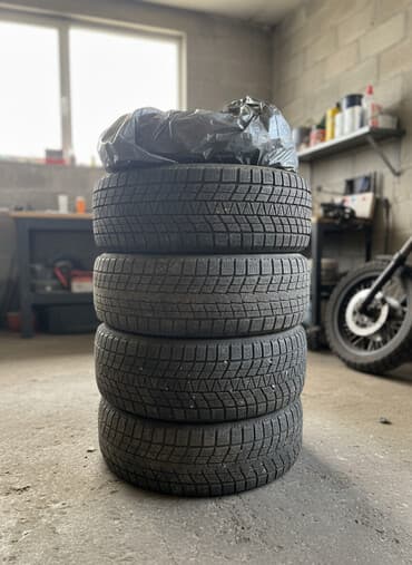 зимние шины на джип: Комплект зимних шин без дисков. - Размер: 215/55 R17 - Индекс — 2