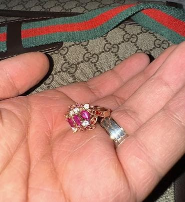 золото сепочки: Золотое кольцо с рубинами и прозрачными вставками 6,35 гр 585 пробы — 1