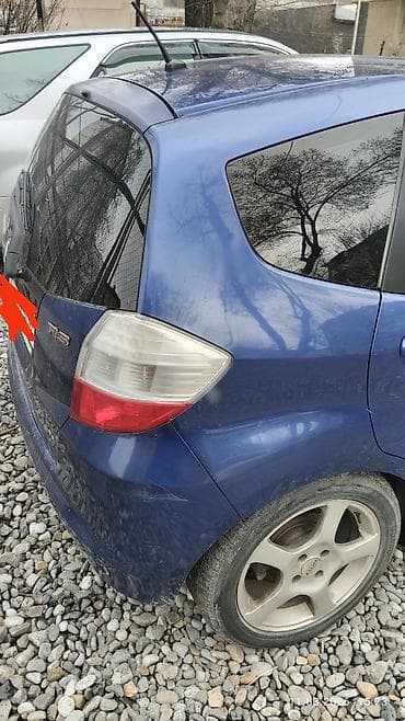 сидения спарк: Honda Fit: 2009 г., 1.4 л, Робот, Бензин, Хэтчбэк — 4