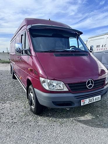 авто мерседес 124: Легкий грузовик, Mercedes-Benz — 4