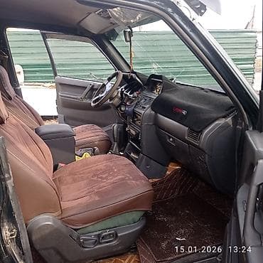 авто для такси: Mitsubishi Pajero: 1993 г., 2.9 л, Механика, Дизель, Внедорожник — 9