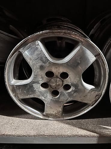 Литые Диски R 15 Subaru, Комплект, отверстий - 5, Б/у at lalafo.kg Литые Диски R 15 Subaru, Комплект, отверстий - 5, Б/у