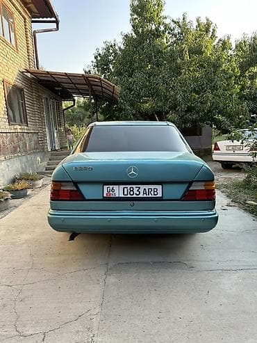 патрубки мерседес: Mercedes-Benz W124: 1992 г., 2 л, Ручные, Бензин, Седан — 9