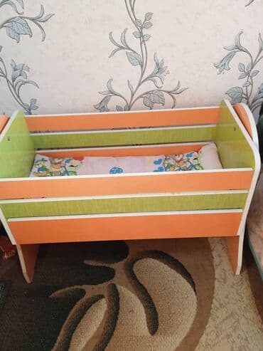 бешик купить: Люлька, Б/у, Качалка, Дерево, цвет - Оранжевый, Самовывоз — 1