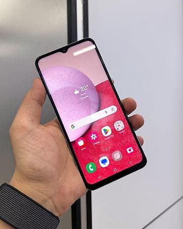 samsun s 10: Samsung Galaxy A13, Б/у, 128 ГБ, цвет - Голубой, В рассрочку, 2 SIM — 2