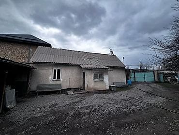 6 соток: Продаётся земельный участок с двором и строением хозяйственного — 2