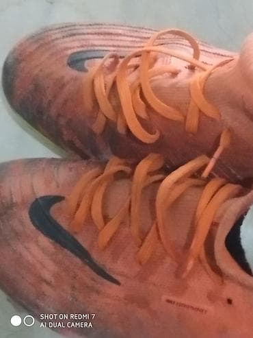 Футбольные бутсы Nike с носком-«гольфом» (коллекция с шнуровкой — 10
