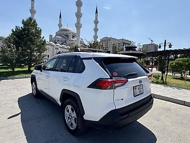 byd e7: Toyota RAV4: 2021 г., 2.5 л, Автомат, Гибрид, Кроссовер — 2