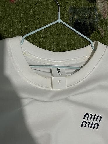 Женские брюки: Белая футболка Min Min Wears - Базовая свободная футболка с коротким — 4