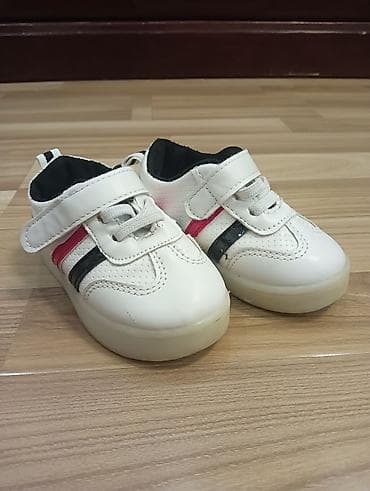 Детская обувь: Детские кроссовки со светящейся подошвой для малышей. Подходят для — 2