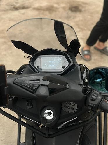 электрический мото: Макси-скутер 180 куб. см, Бензин, Б/у — 5