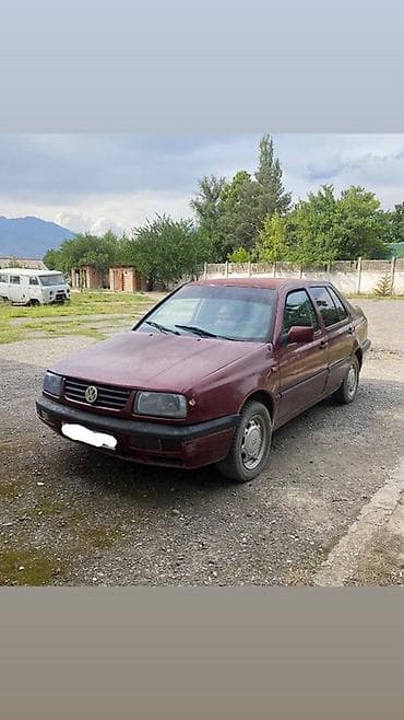 боз белер: Volkswagen Vento: 1994 г., Кол менен иштөөчү, Седан — 3