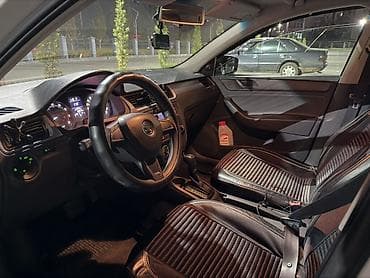 skoda октавия: Skoda Rapid: 2014 г., 1.6 л, Автомат, Бензин, Седан — 4