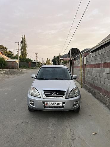 Chery: Chery Tiggo (T11): 2010 г., 1.8 л, Кол менен иштөөчү, Бензин, Кроссовер — 1