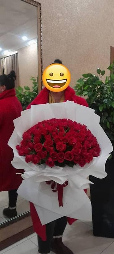 гул букет: Пышный букет из красных роз в подарочной упаковке. - Состав — 2