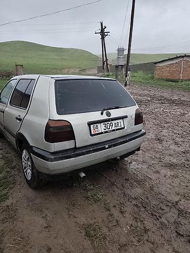 Volkswagen: Volkswagen Golf: 1993 г., 1.8 л, Механика, Бензин, Хэтчбэк — 4