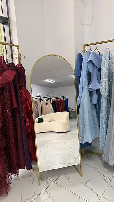 Напольное зеркало в полный рост с арочным верхом. - Размер: крупное at lalafo.kg Напольное зеркало в полный рост с арочным верхом. - Размер: крупное