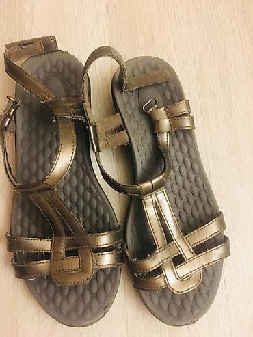 Босоножки, 37, Clarks, Б/у, цвет - Серебристый, Самовывоз at lalafo.kg Босоножки, 37, Clarks, Б/у, цвет - Серебристый, Самовывоз