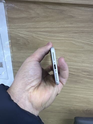 Apple iPhone: IPhone SE 2022, Б/у, 64 ГБ, Белый, 100 % — 5