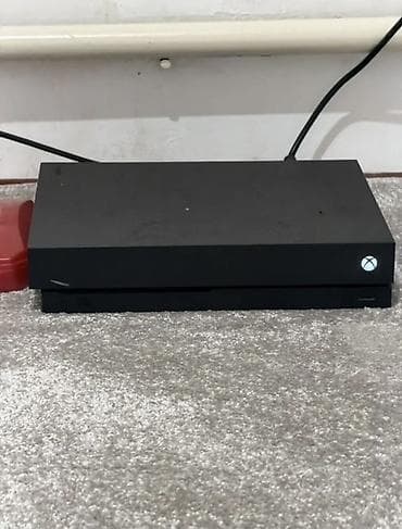 плестейшын 3: Игровая консоль Xbox One X (черный цвет) - Мощность: до 6 TFLOPS — 1