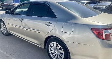 токмок срочно: Toyota Camry: 2013 г., 2.5 л, Автомат, Гибрид, Седан — 4