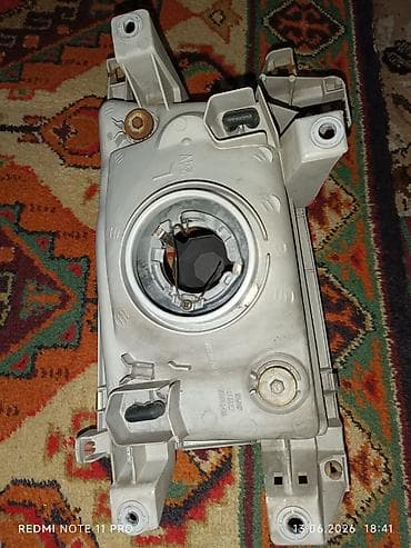Унаа тетиктери: Алдыңкы сол фара Toyota 2002 г., Жаңы, Оригинал, Жапония — 2