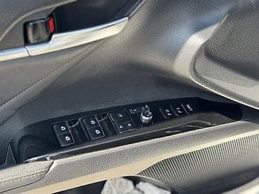 corolla 2004: Toyota Camry: 2018 г., 2.5 л, Вариатор, Гибрид, Седан — 7