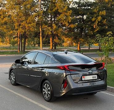 дамкрат авто: Toyota Prius: 2021 г., 1.8 л, Вариатор, Гибрид, Лифтбек — 3