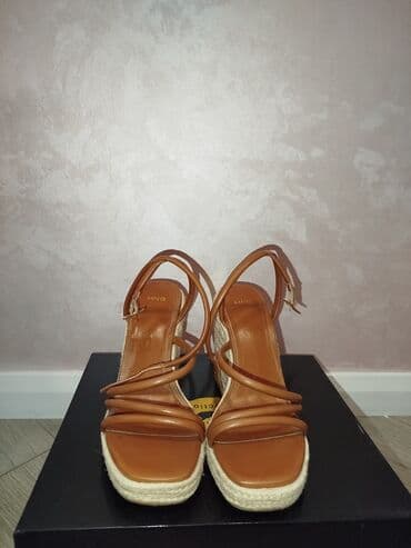 Айымдардын бут кийими: Босоножкалар, 38, Mango, Колдонулган, түсү - Күрөң, Акылуу жеткирүү — 3