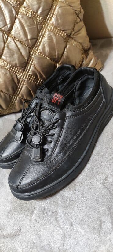 детская домашняя ортопедическая обувь: Продам ботинки на осень в хорошем состоянии. Размер 29. По подошве 23 — 1