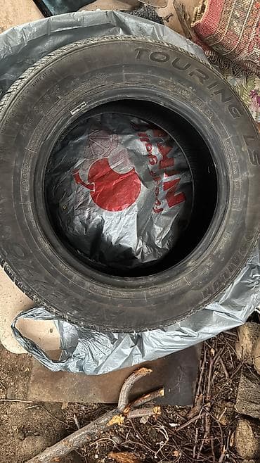 юмз вал: Летние шины, пробег пол сезона, почти новые. Упакованы в пакетах. Торг — 3