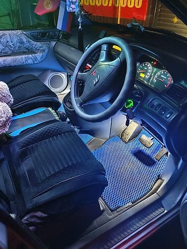 странный машина: Mitsubishi Chariot: 1997 г., 2.4 л, Автомат, Бензин, Минивэн — 2