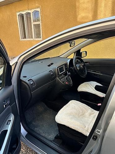 Toyota WISH: 2004 г., 1.8 л, Автомат, Бензин, Минивэн — 7