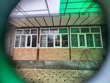 каркасные шторки: Окна профильный крашеные в белый цвет, с остеклением. Комплект из — 3